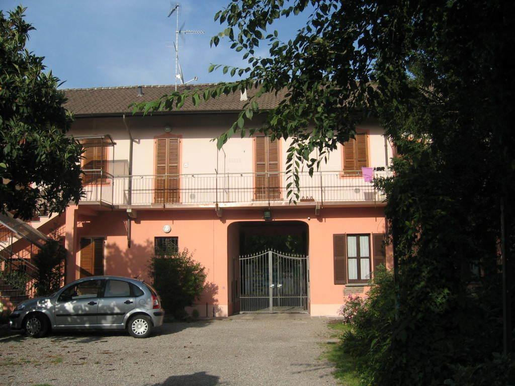 Le Petit Fleur Hotel Bareggio Екстериор снимка