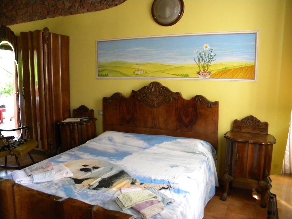 Le Petit Fleur Hotel Bareggio Стая снимка